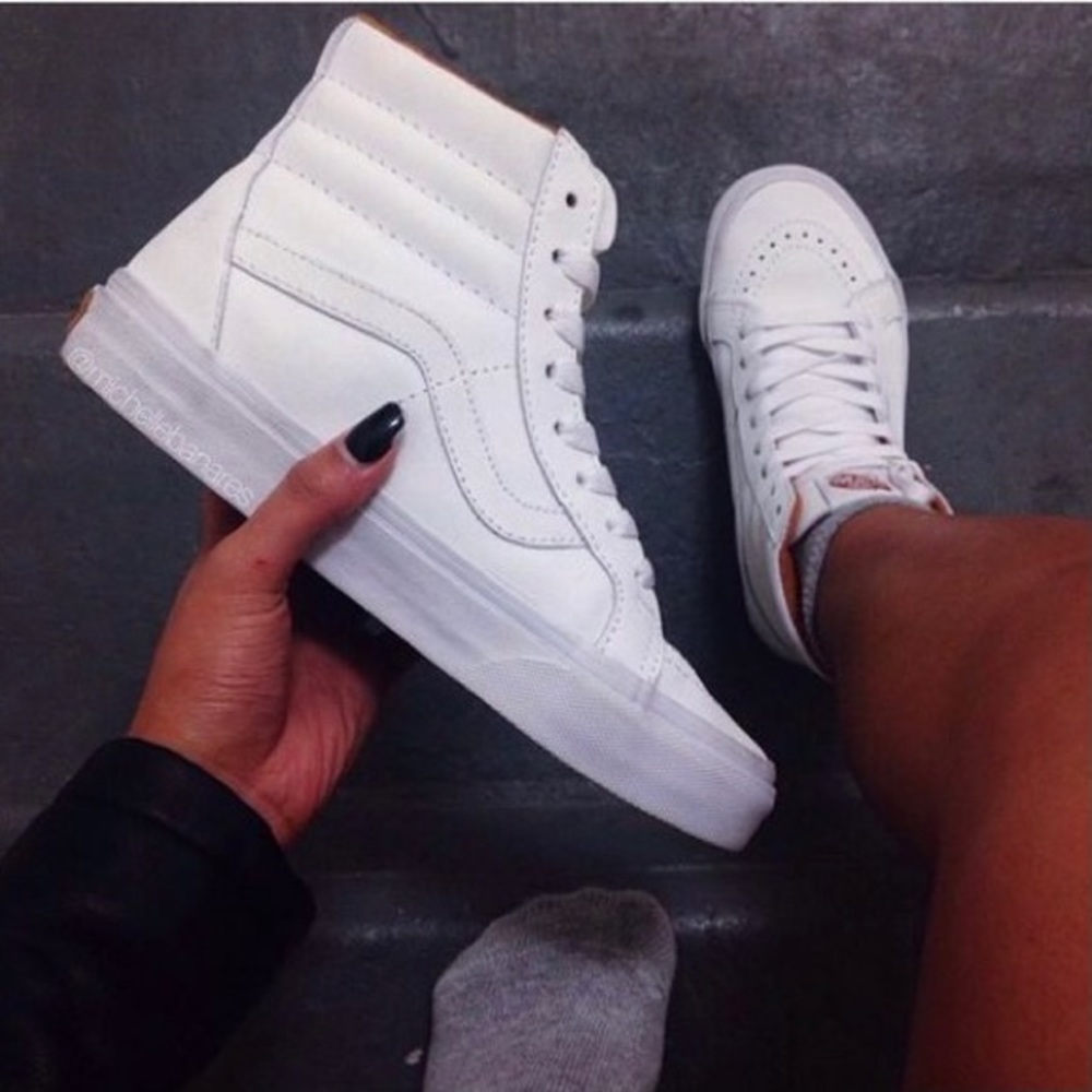 High top women’s white vans